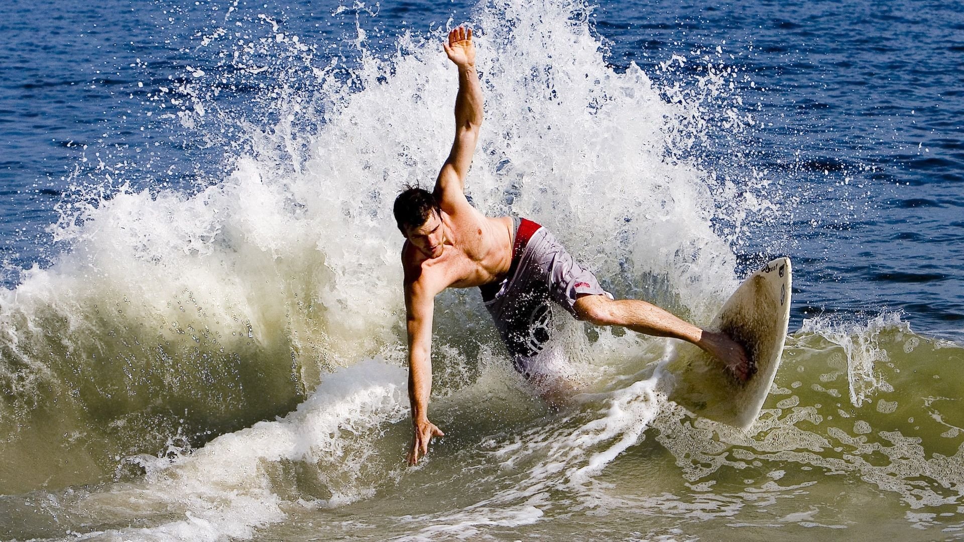 帕特森的精准传球和强大领导力，成为袋鼠队的战术中心，帕特森nba